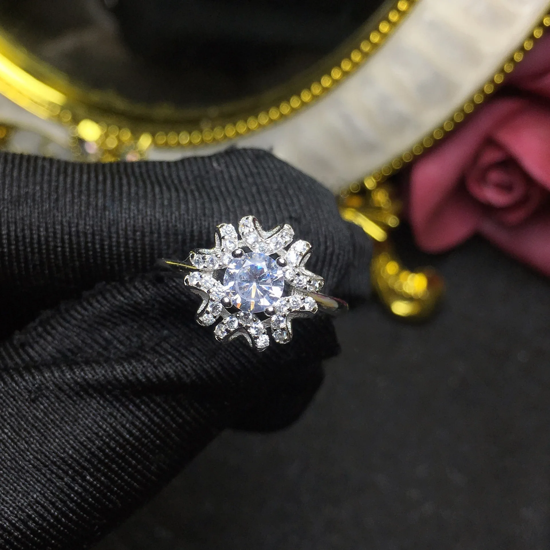 Круглое серебряное кольцо Moissanite 1.00ct D VVS роскошное свадебное кольцо Moissanite для женщин