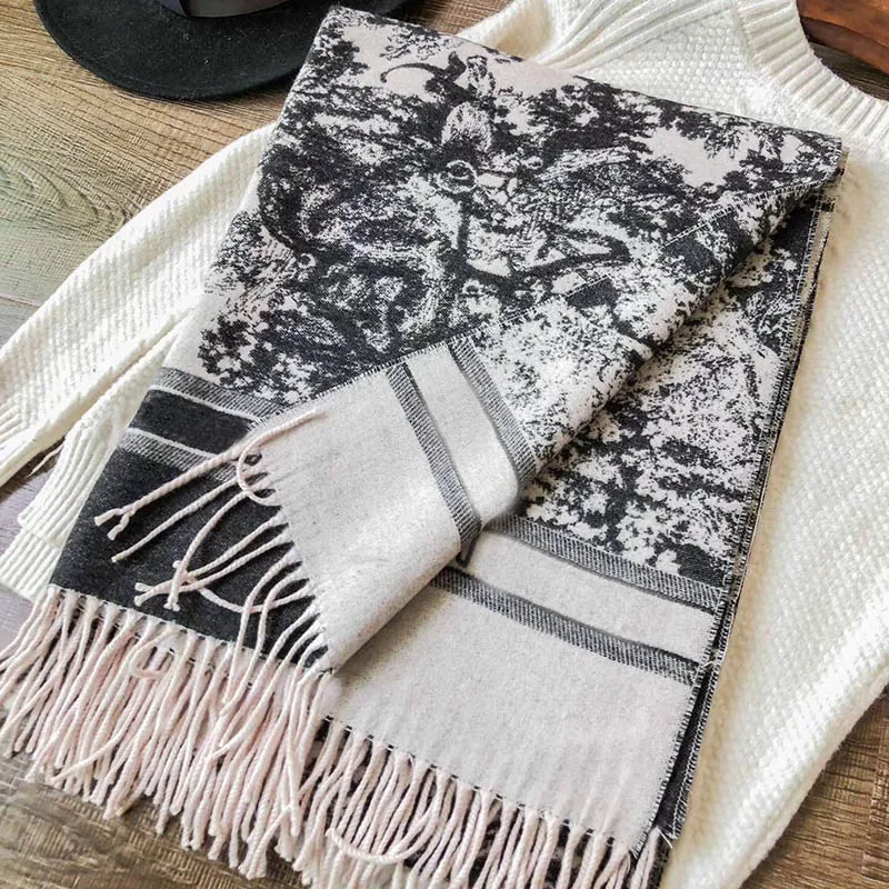 Hihg End Tiger Lion Print Luxury Brand Women Cashmere Scarf Soft Tassel Female Autumn Shawl Winter Warm Blanket 70*180 CM