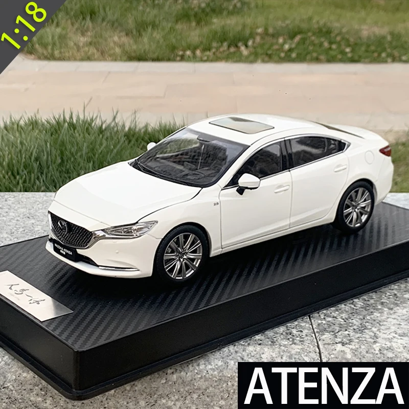 Модель литая автомобиля Mazda 6 ATENZA белая игрушка в подарок наконечник масштаб 1/18 |