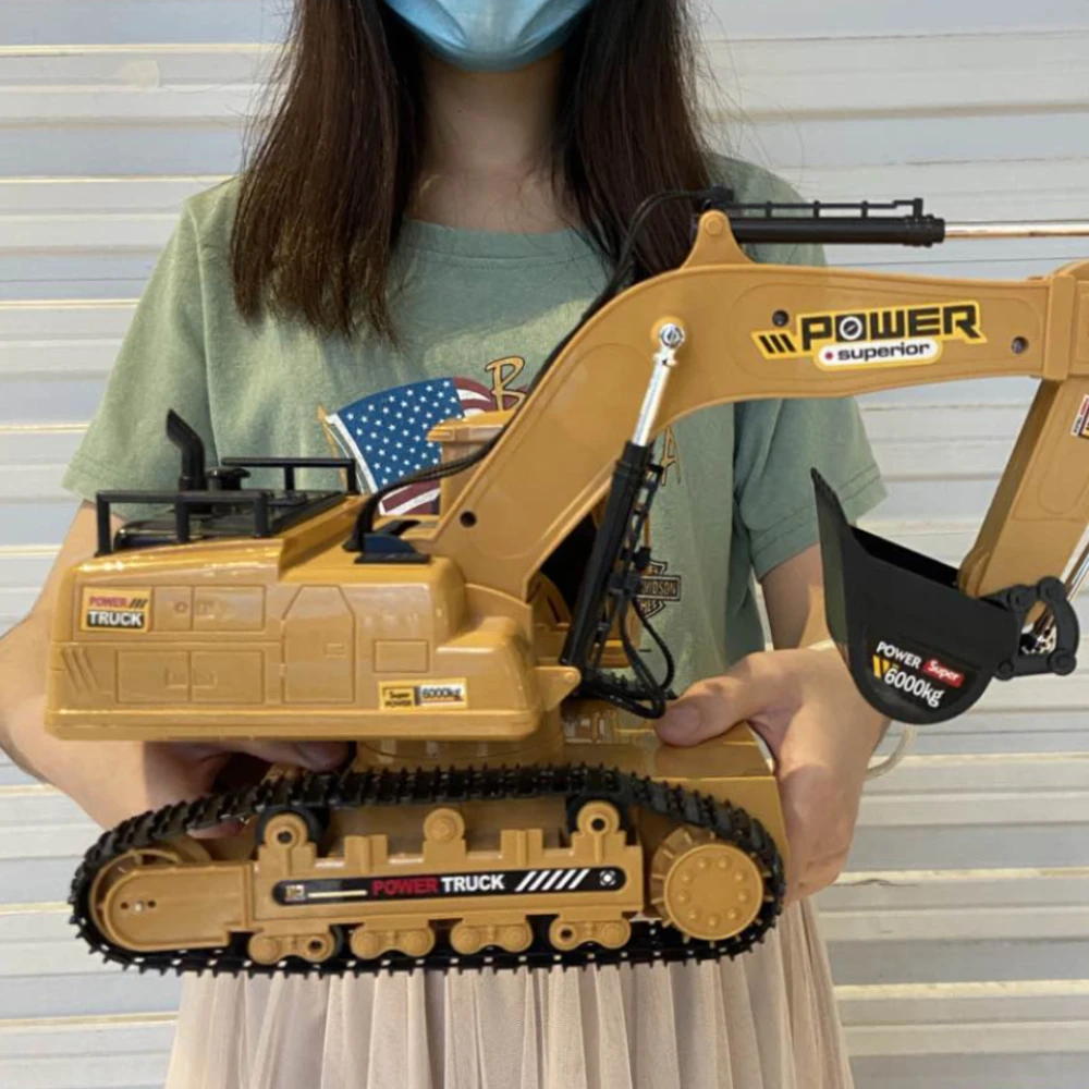 

1:18 RC Truck RC Excavator Caterpillar Tractor Model Engineering Car 2.4G Radio 680 Rotation Digging Soil Sound Effects Kids Toy