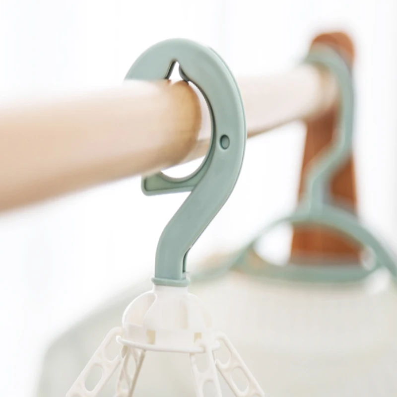 Пластиковая вешалка для сушки взрослых ветрозащитная с зажимом детская носков