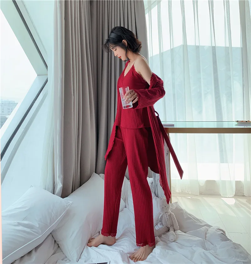 12109673990_2043651032