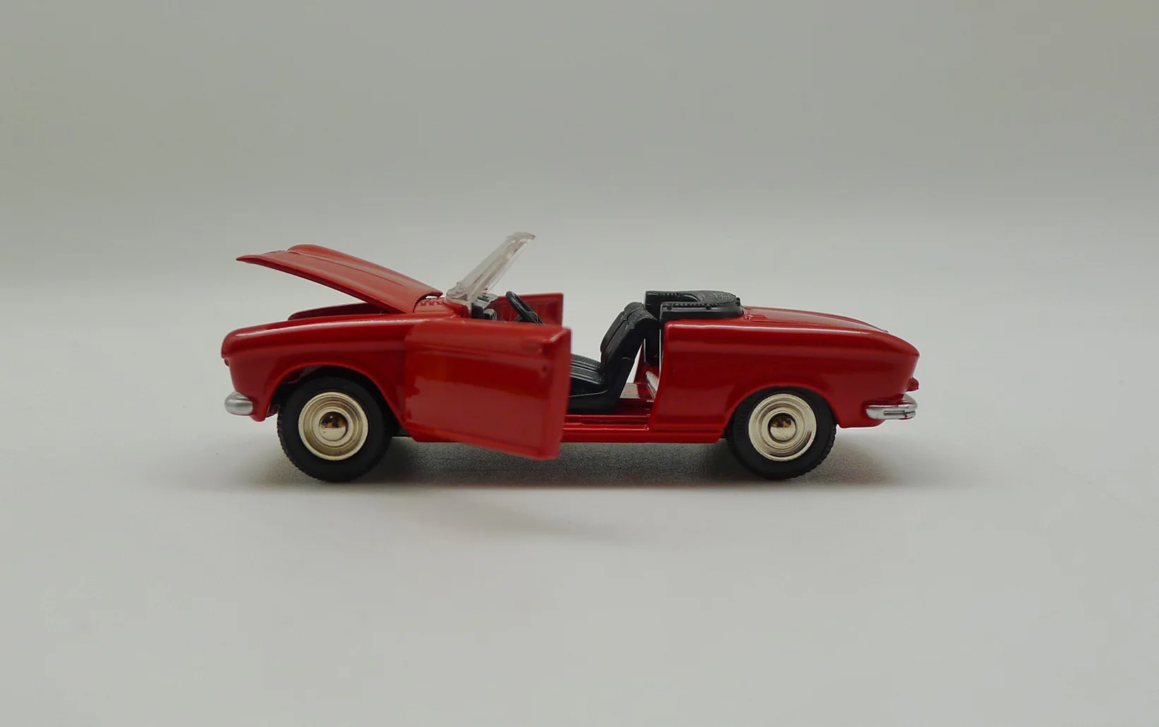 Atlas Dinky Toys 511 PEUGEOT 204 Cabriolet 1:43 литой автомобиль