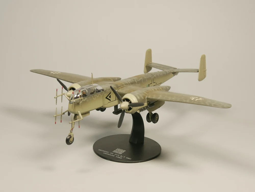 Военный мастер 1: 72 Heinkel He-219 UHU Дания 1945 литье под давлением