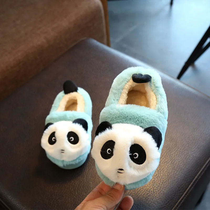 Теплые мягкие домашние тапочки для детей; модная детская обувь ярких цветов с объемным рисунком панды; хлопковые тапочки - Цвет: Зеленый