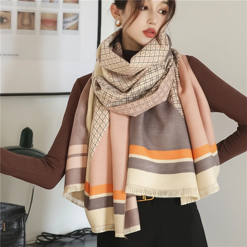 Classic Luxury Lady Designer Fashion Gift Wholesale Scarf New Style Women  Winter Warm Cashmere Tassel Pashmina Plaid Blanket Lv's Shawls Diamond  Lattice Scarf - China Designer Scarf and Replica Scarf price