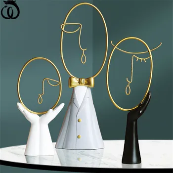 

WU CHEN LONG Abstract Figure Cute Girl And Boy Figurines Character Art Sculpture Creative Resin Crafts Home Decoration R5829