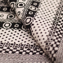 На заказ трехмерная жаккардовая Одежда Ткань Ветровка платье с тиснением весна и осень пальто ткань Европа и Америка