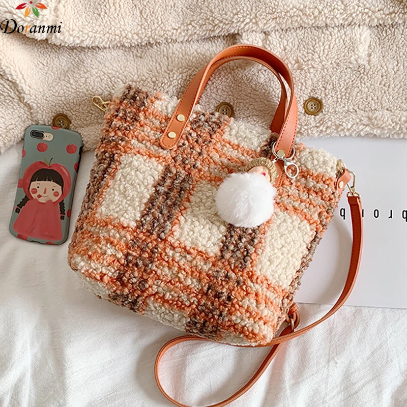

DORANMI Plaid Fur Handbag Women's Bags 2019 Winter Top-handle Totes Bag Female Fur Shoulder Bag Messenger Bolsos Mujer BG283
