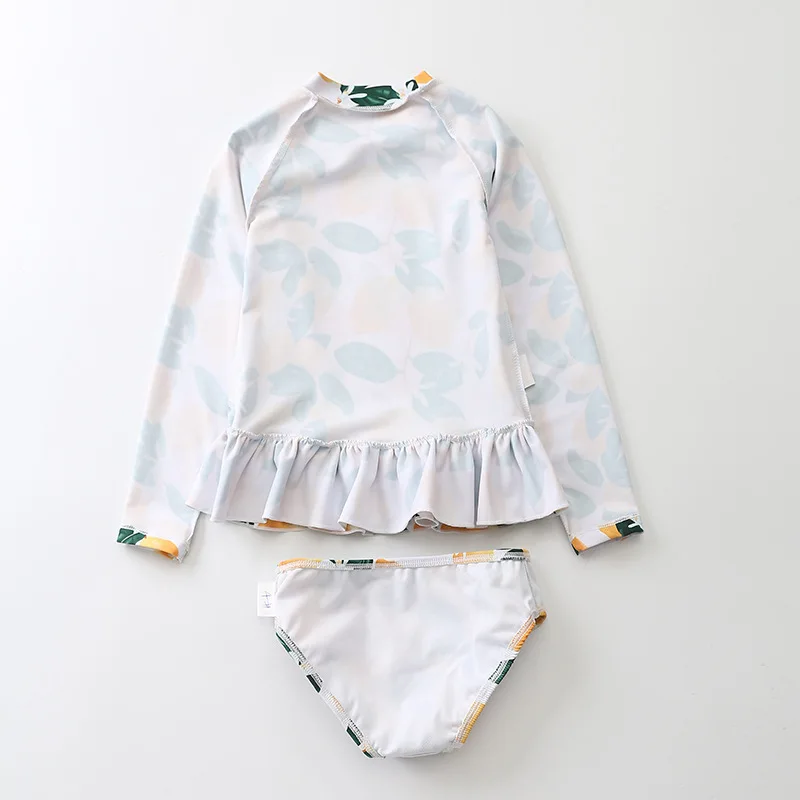 11390880273_1948424441