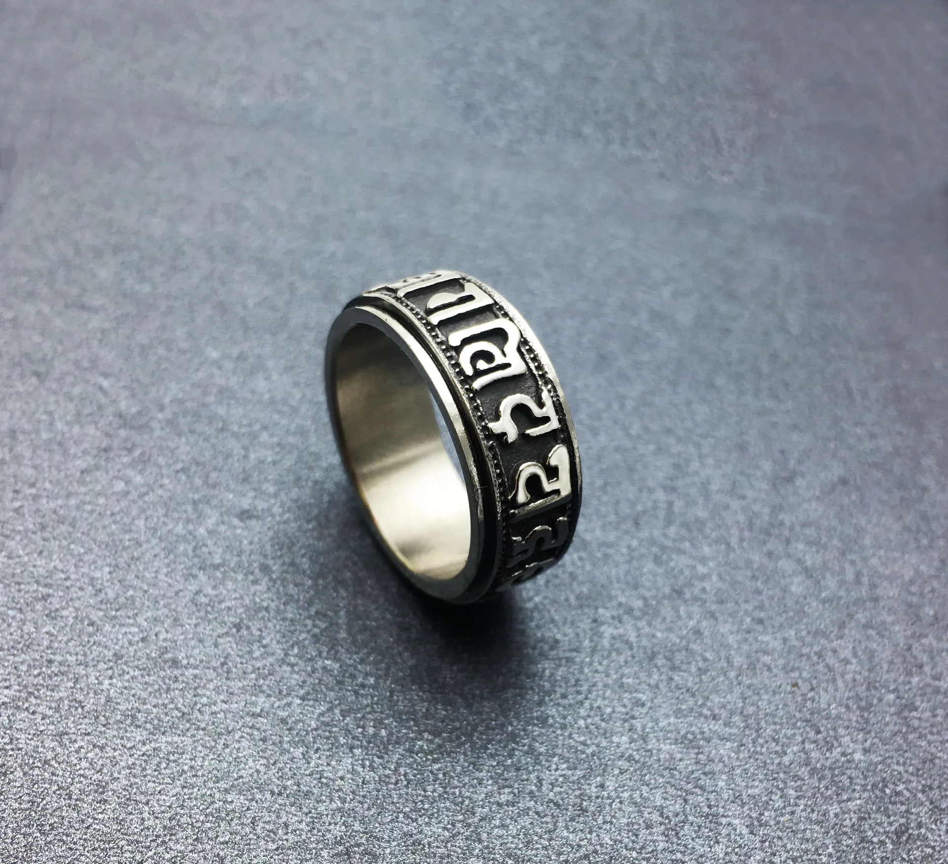 Megin D Stainless Steel Titanium Spinning Rotatable Word of Truth Vintage Boho Retro Hip Hop Rings for Men Women Couple Jewelry