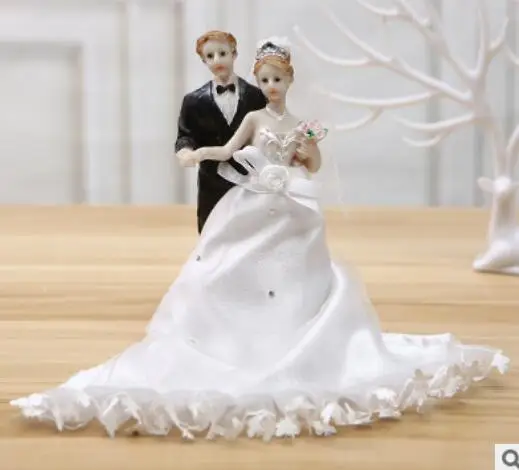 花嫁と結婚式のキャラクター カップル 結婚披露宴の装飾 ウエディング 25代の花のモチーフのケーキ人形 Aliexpress ホーム ガーデン