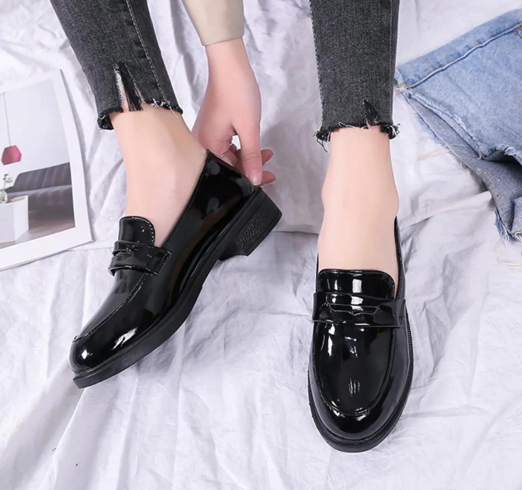 WYFAMDER British Brogue Shoes Spring Autumn Fashion Cut Out Flat Lady Loafers Women Flats Slip on Casual Black Shoes WF41