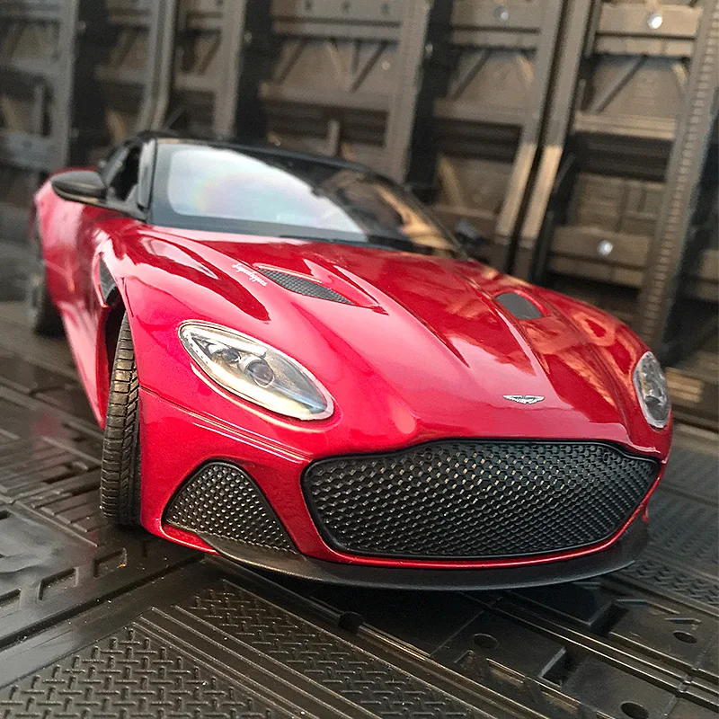WELLY 1:24 Aston Martin DBS сплав модель автомобиля Diecasts & Toy транспортные средства собирают