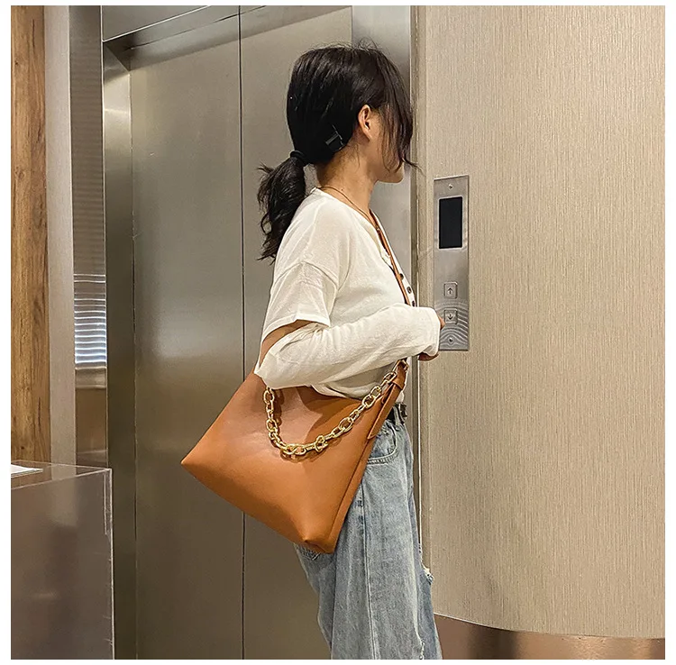 Woman New PU ​​chain Grid Single Shoulder Bag Handbag Inclined Shoulder Bag