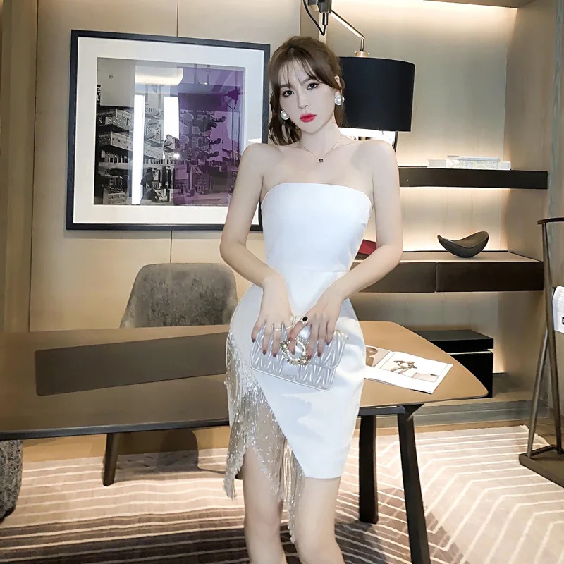 

2021 весенние платья, соблазнительные струящиеся платья с открытыми плечами и юбкой до груди, белое платье