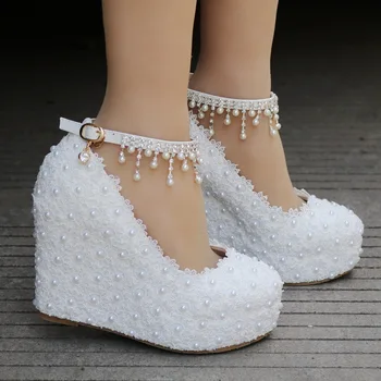 

Women Sweet Beaded Lace Flower Wedding Shoes Female Wedges Shoes A- Line Buckle Belt Shoes Platform Tassel Pumps Large Size 42