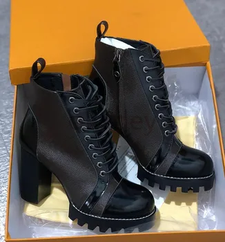 

2020 New Autumn Winter Bootie Pocket Buckle Strap Motorcycle Bota Shiny Leather Patchwork Hot New Arrival Boots Flat Platform