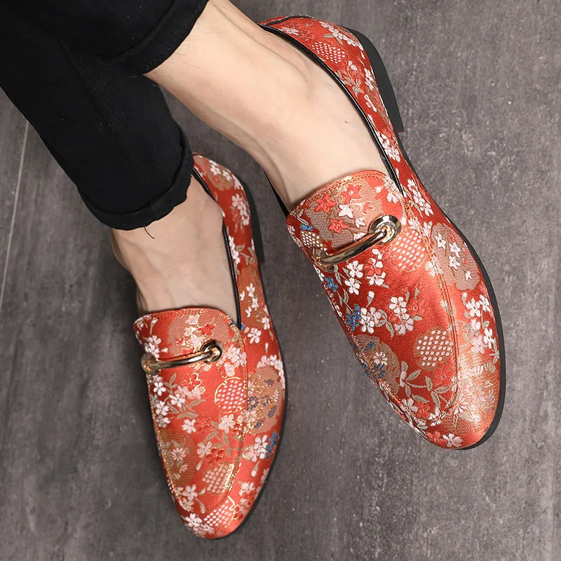 

38~48 Large Size Men Embroidered Flower Loafers Formal Wedding Leather Shoes Mens Pointed Toe Slip On Dress Shoes Mocassin Homme