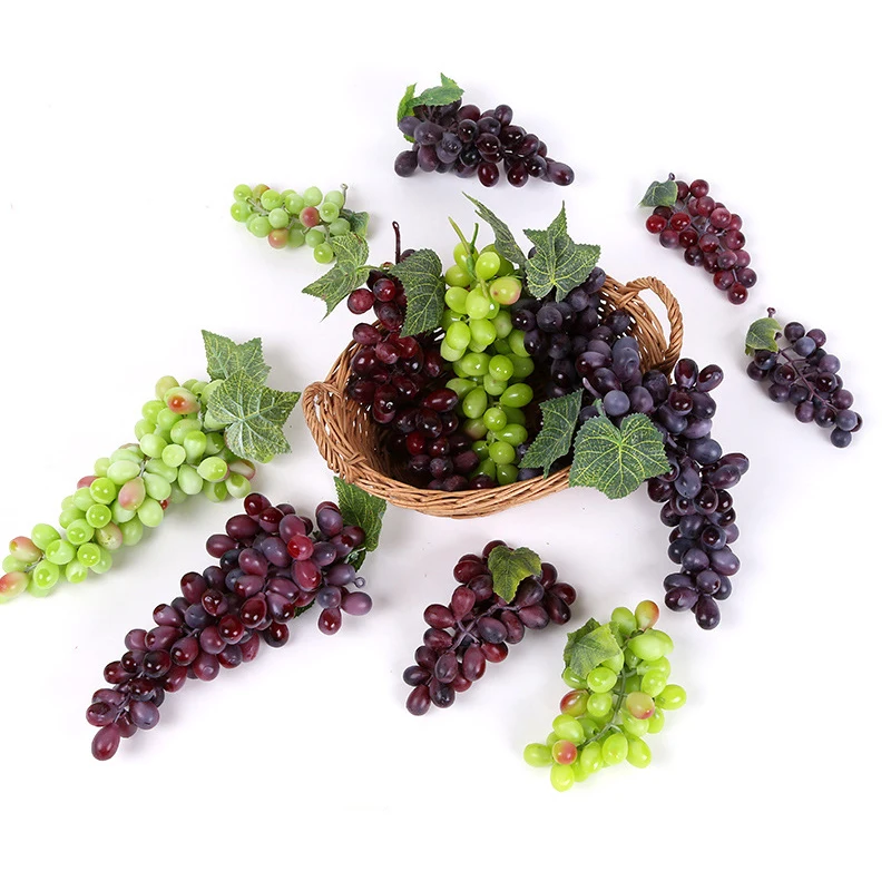 

Lifelike Simulation Artificial Grapes Plastic Fake Fruit Hanging Home Decor Wedding Party Garden with 36 Grapes Cluster cheap