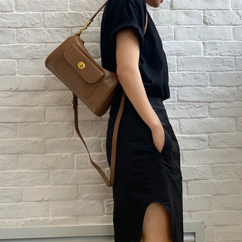 

Autumn 2020 new ladies bag simple fashion baguette handbag retro trend one shoulder diagonal pillow bag