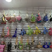 Изысканное праздничное небольшие подарки модный автомобильный брелок для ключей с кристаллами творческие металлические брелки