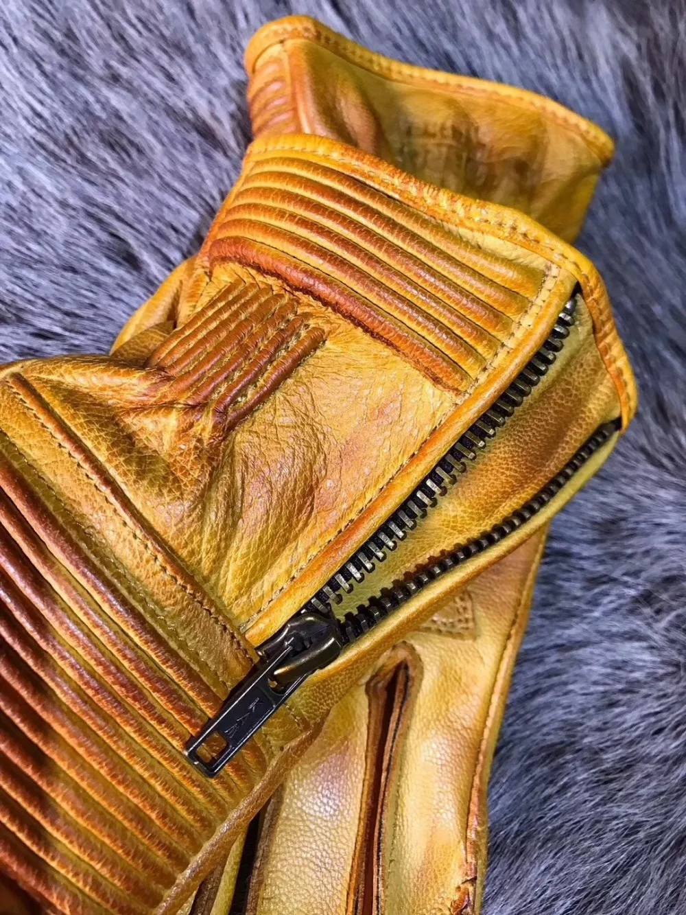 UBGLYBROS UBG53 distressed leather glove touchscreen 4