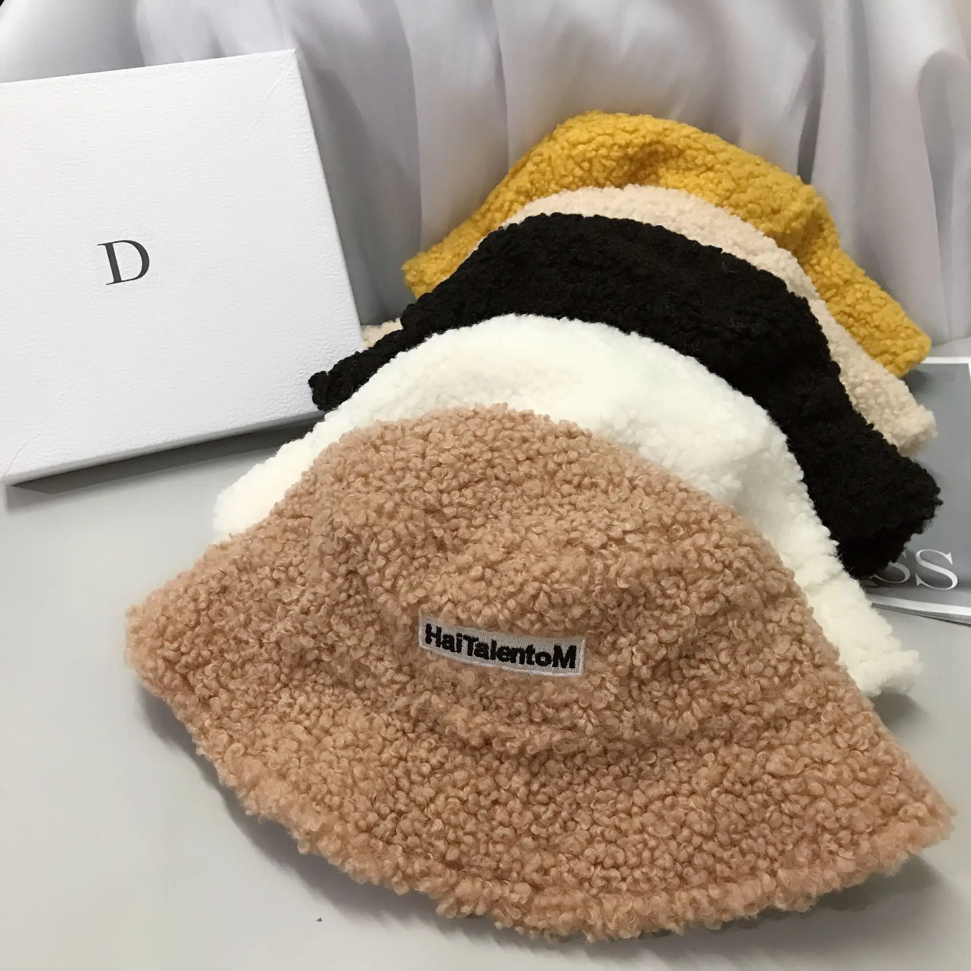 

Autumn And Winter Hot Selling Berber Fleece Bucket Hat Star Angela Baby angelbaby Celebrity Style Teddy Volume Bucket Hat