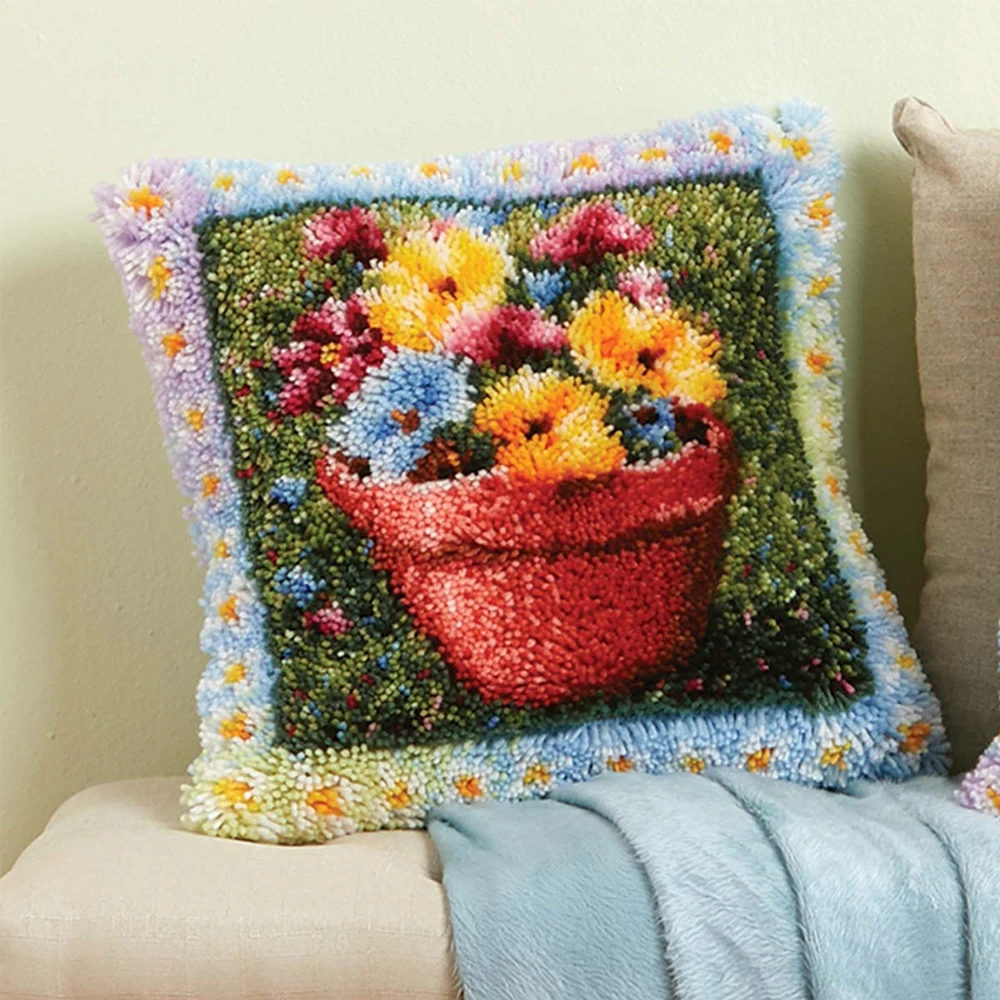 LatchhookcushionsKitwithprintedpatternCraftsforAdultsCanvas