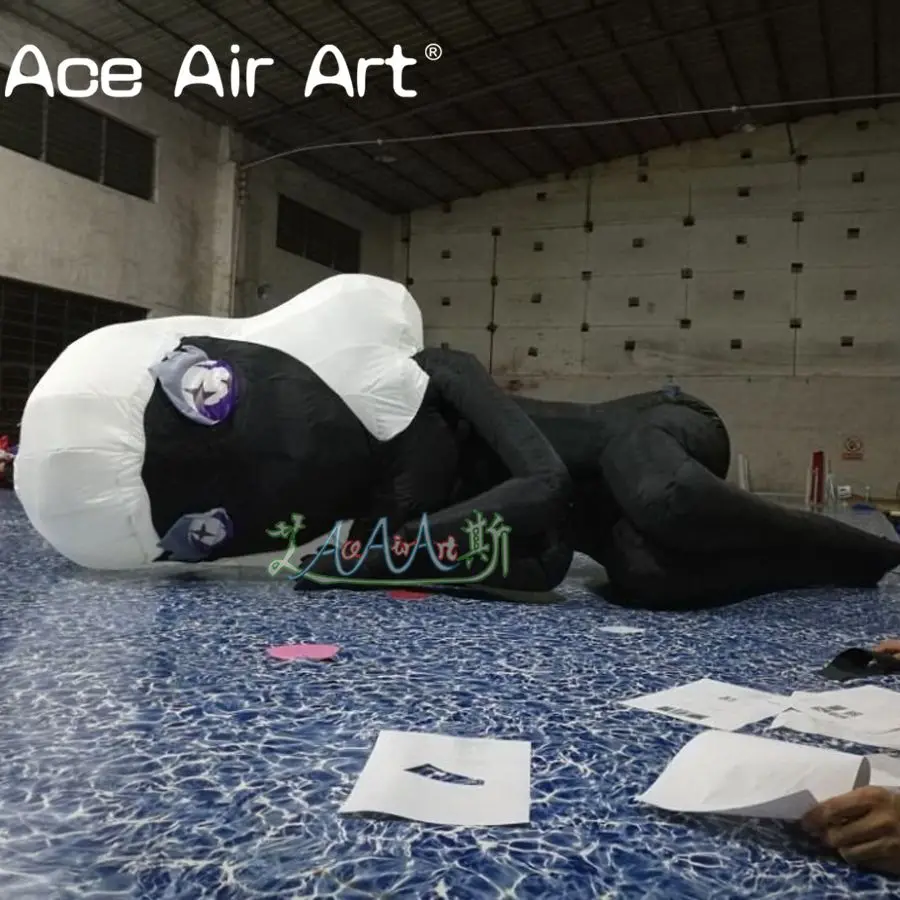 Customized giant inflatable black and white color girl replica model inflatable cartoon girl character for party decortaions