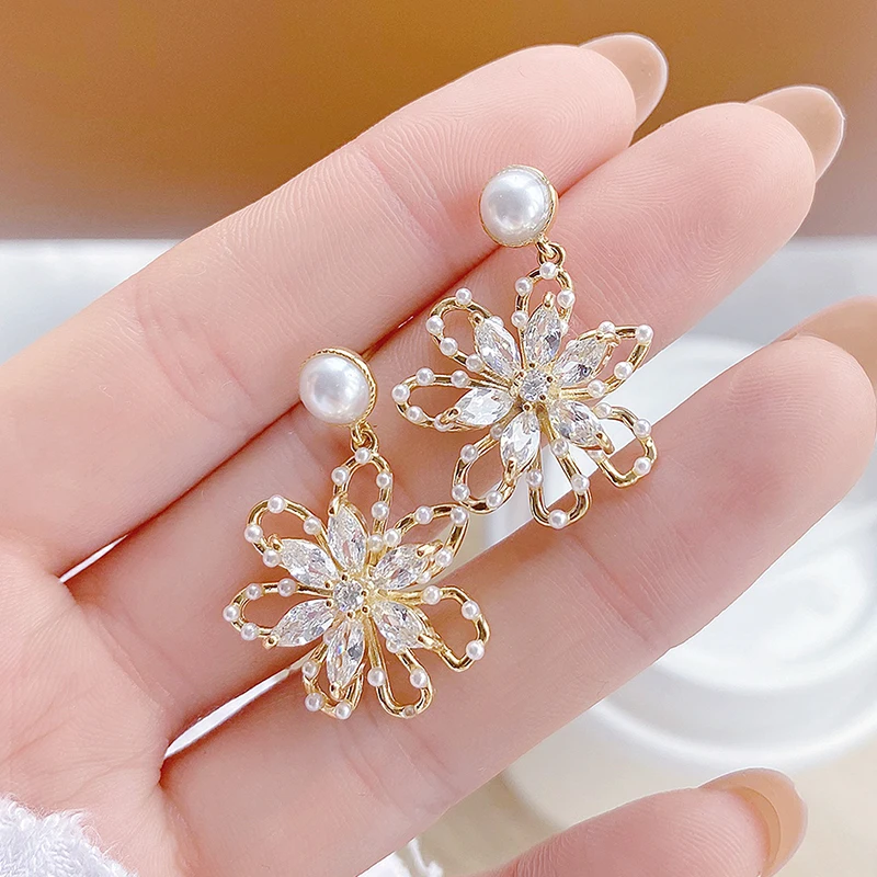 Luxurious Exquisite Hollow Flower Super Shine CZ Earring Romantic AAA Cubic Bling Zirconia Temperament Stud Earrings Pendant