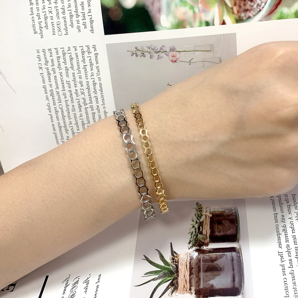 New High Quality Beehive Shaped Design 18 K Stainless Steel Bracelets For Women Popular Minimalist Bangles Gold Color Jewelry 4