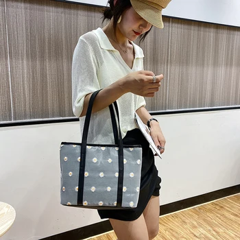 

Daisy Mesh Handbag Women Large Capacity Shoulder Bags Flower Embroidery Female PU Leather Travel Totes
