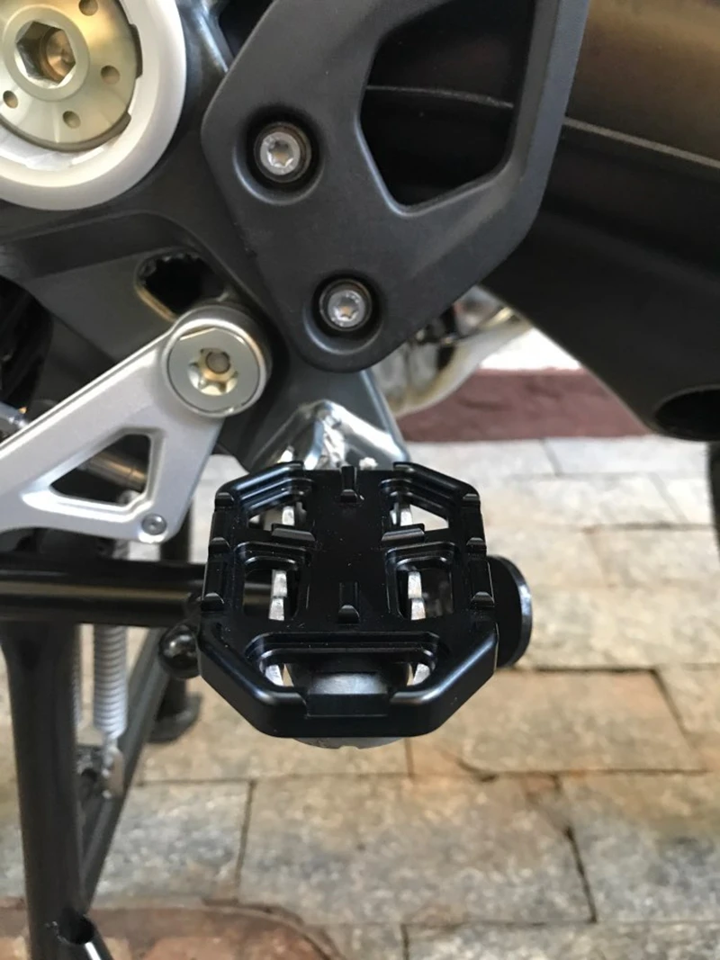 Motorcycle Accessories Motorcycle Footrests Motorcycle Foot Pedals CNC Billet Wide Foot Pegs Pedals Rest for BMW F750GS F850GS G310GS R1200GS S1000XR R Nine T Scrambler R nine T Urban/GS