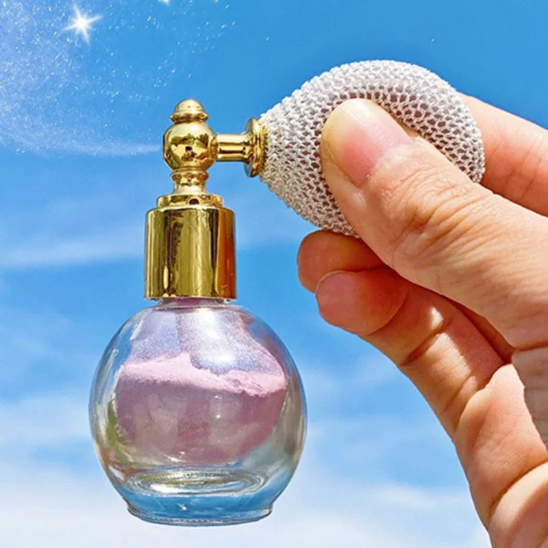 

Women Makeup Flash Powder Natural Spray Shiny Powder 4 Colors Loose Powder Face EyeShadow High Light Spray