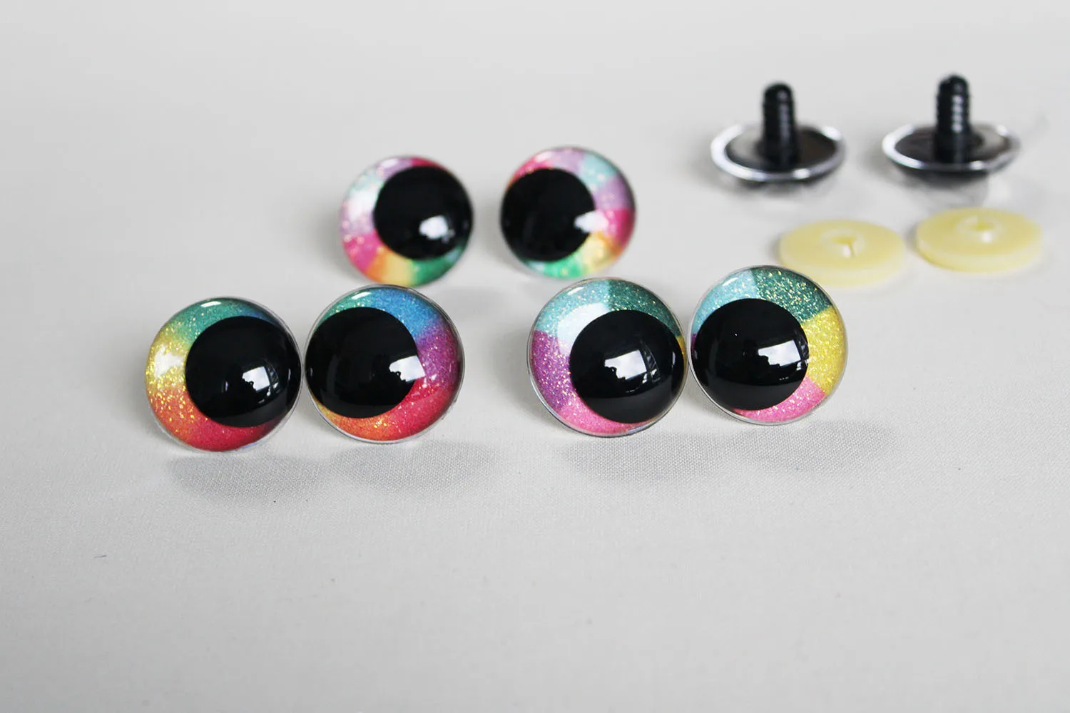 

NEW DESIGN 100PCS 14mm 16mm 18mm 23mm 28mm Cartoon Round glitter rainbow toy pupil funny doll eyes With handpress washer -R3