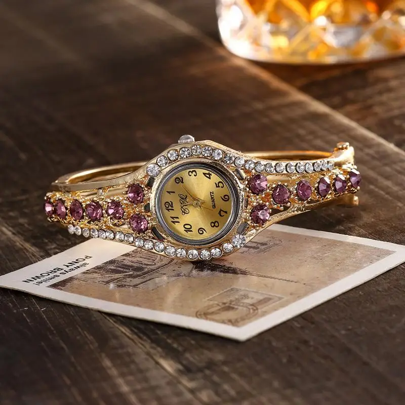 

Luxury Retro Bracelet Watches Women Creative Small Rhinestone Diamond Dial Casual Female Retro Lady Dress Quartz Watch Clock