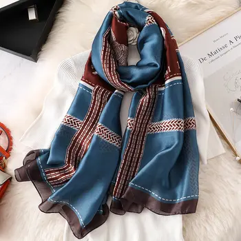 

2019 New style Autumn and winter women beach Sunscreen fashion flower shawl china good silk lady Popular Print scarves hijab
