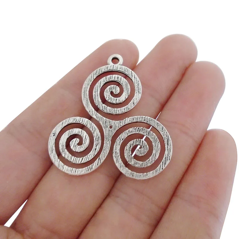 ZXZ 10 шт. античные серебряные кельтские узлы Triskele Triskelion тройные спиральные Подвески для изготовления ювелирных изделий 35x33 мм