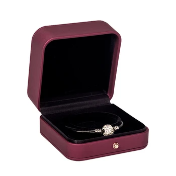 

High Design 2020 Ring Box Pendant Holder Buckle Vintage Retro Red Plush Built-in PU Leather Material For Aristocratic Female