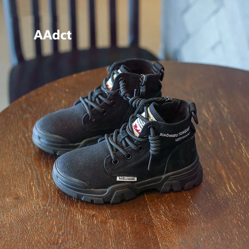 AAdct/ г.; ботинки для мальчиков; Новые Модные осенние ботинки для маленьких детей; брендовая Высококачественная парусиновая детская обувь; красивая обувь ручной работы - Цвет: Черный