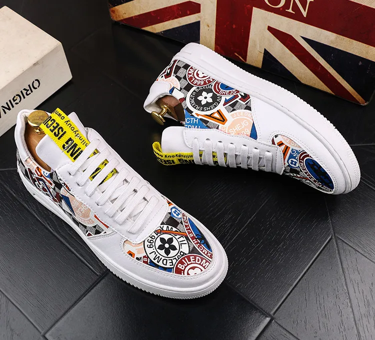 Men brands designer trend Graffiti printing Causal Flats shoes Male students board shoes Man web celebrity zapatos hombre
