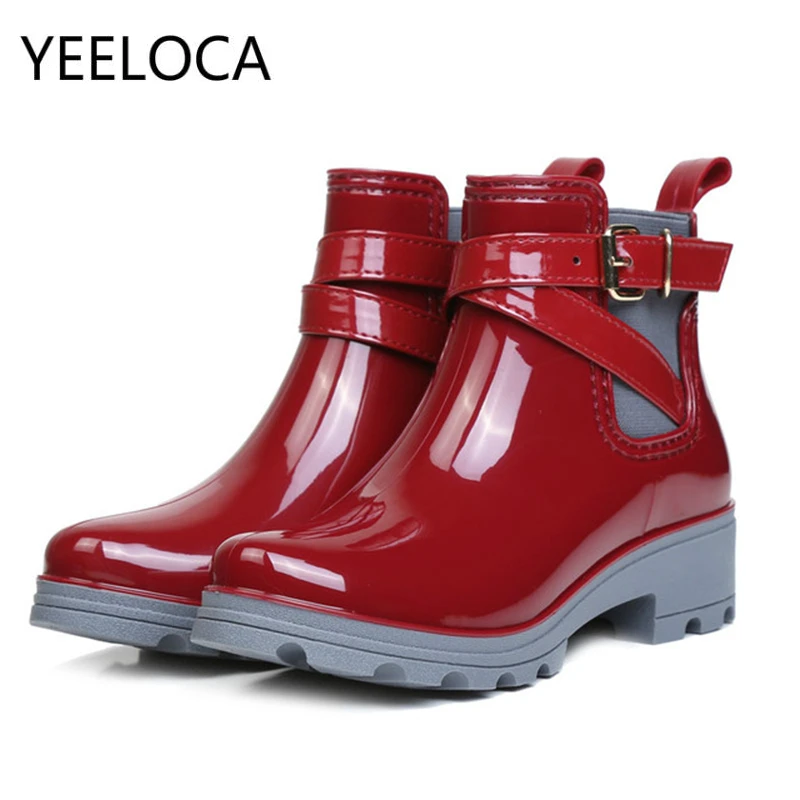 Женские Модные зеркальные резиновые сапоги YEELOCA женские римские с пряжкой для