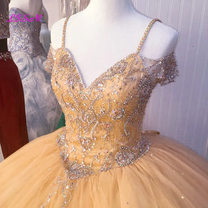 Luxury Crystals Ball Gown Quinceanera Dresses 15 Party Fashion Spaghetti Straps Crystal Formal Cinderella Birthday Gowns