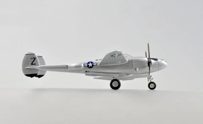 Трубач 1: 72 Второй мировой войны Американский P-38 истребитель 36432 Готовая модель продукта