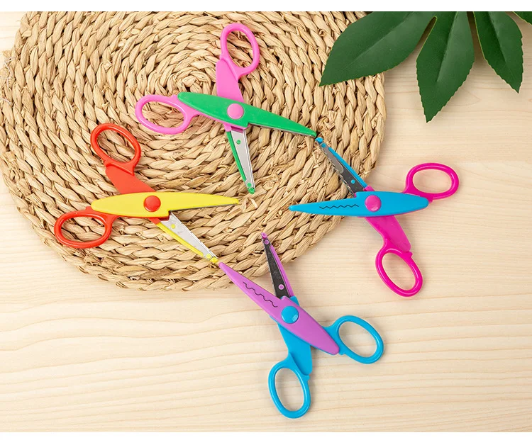 Qian Wang Stationery High Quality Young CHILDREN'S Students Handmade 6-Inch hua bian jian Scissors Children Paper Cutting Album