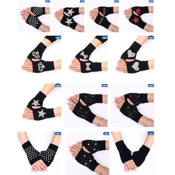 

Lovely Cartoon Animals Pattern Skull Winter Rivet Gloves Women Warm Knitted Diamonds Sequins Cool Fingerless Dancing Gloves