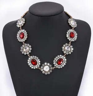 Amazon Hot Selling Necklace Cross Border Accessories New Products Europe And America Fashion Retro Crystal Leaf Pendant