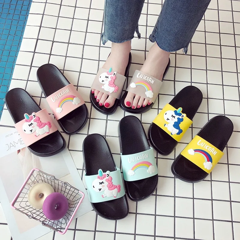 

Fashion seasons couple female cartoon slippers indoor and outdoor non-slip soft bottom that occupy the home to wear slippers