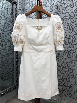 

2020 Spring and Summer New Women's Square Collar Back Zipper Decorations Embroidery Flower Pattern Short-Sleeve Dress 705